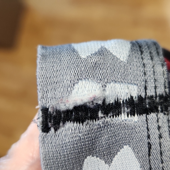 Under Armour hot pink and black legging sz XS - Picture 4 of 4